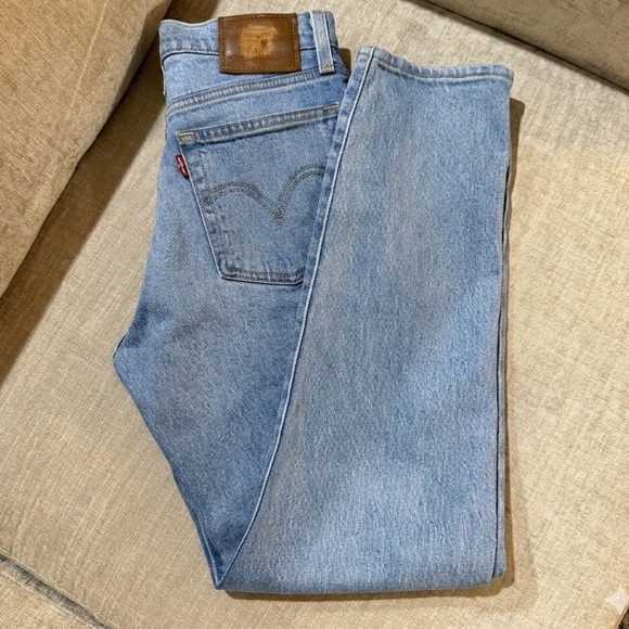 Levi's Other - Levi’s Premium Wedgie Straight Jeans Light Wash 24